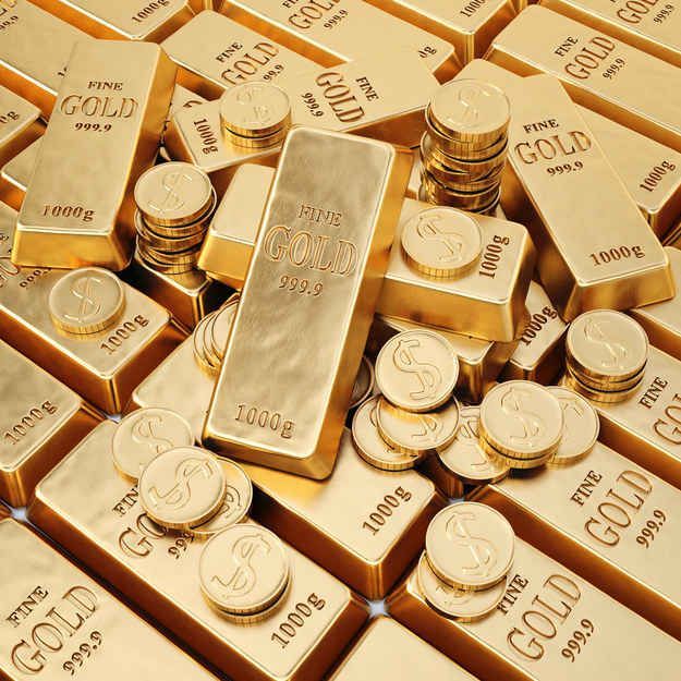 24 Things You Should Never Keep In A Clear Purse.jpg