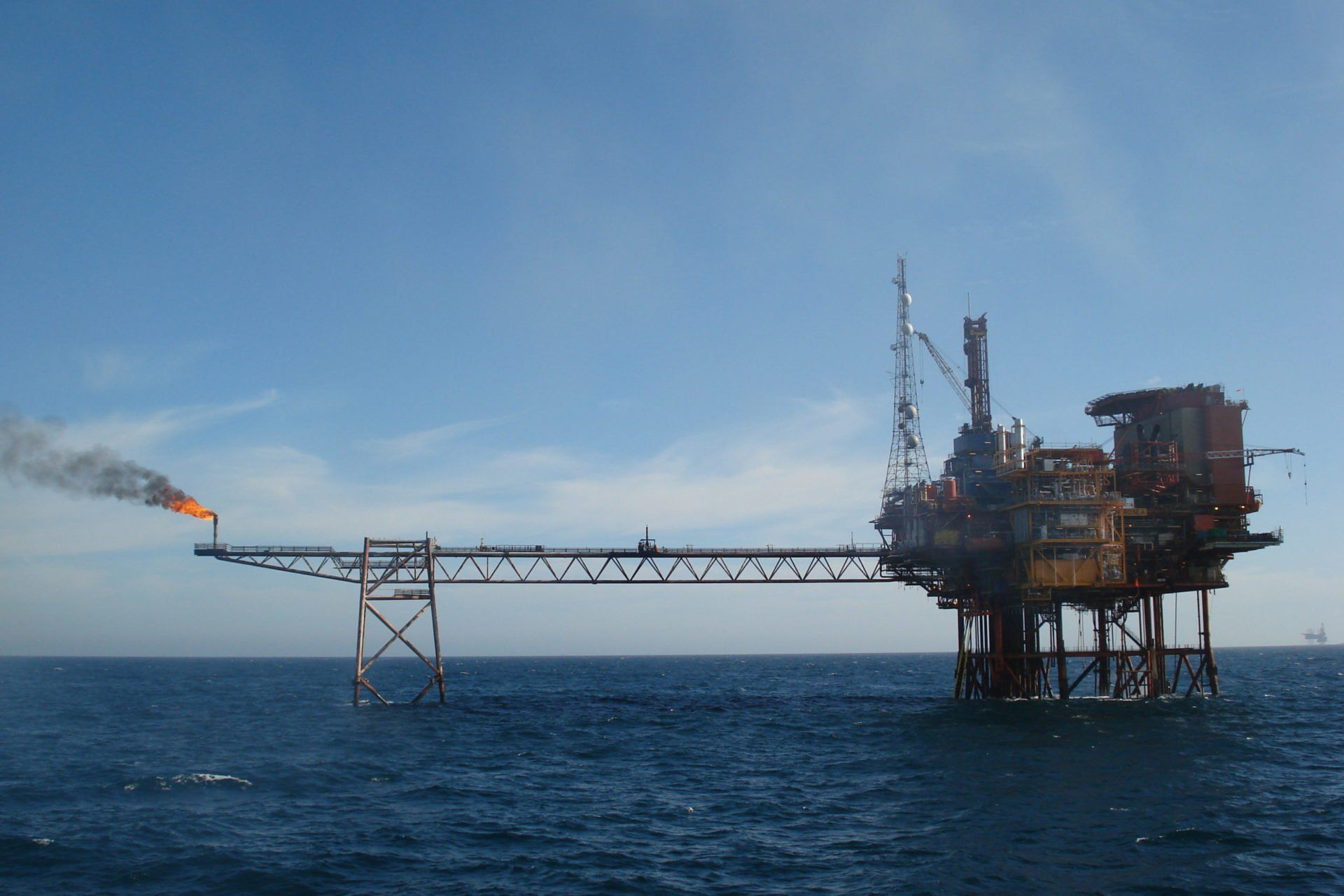 Tuần song hành của dầu Brent và WTI