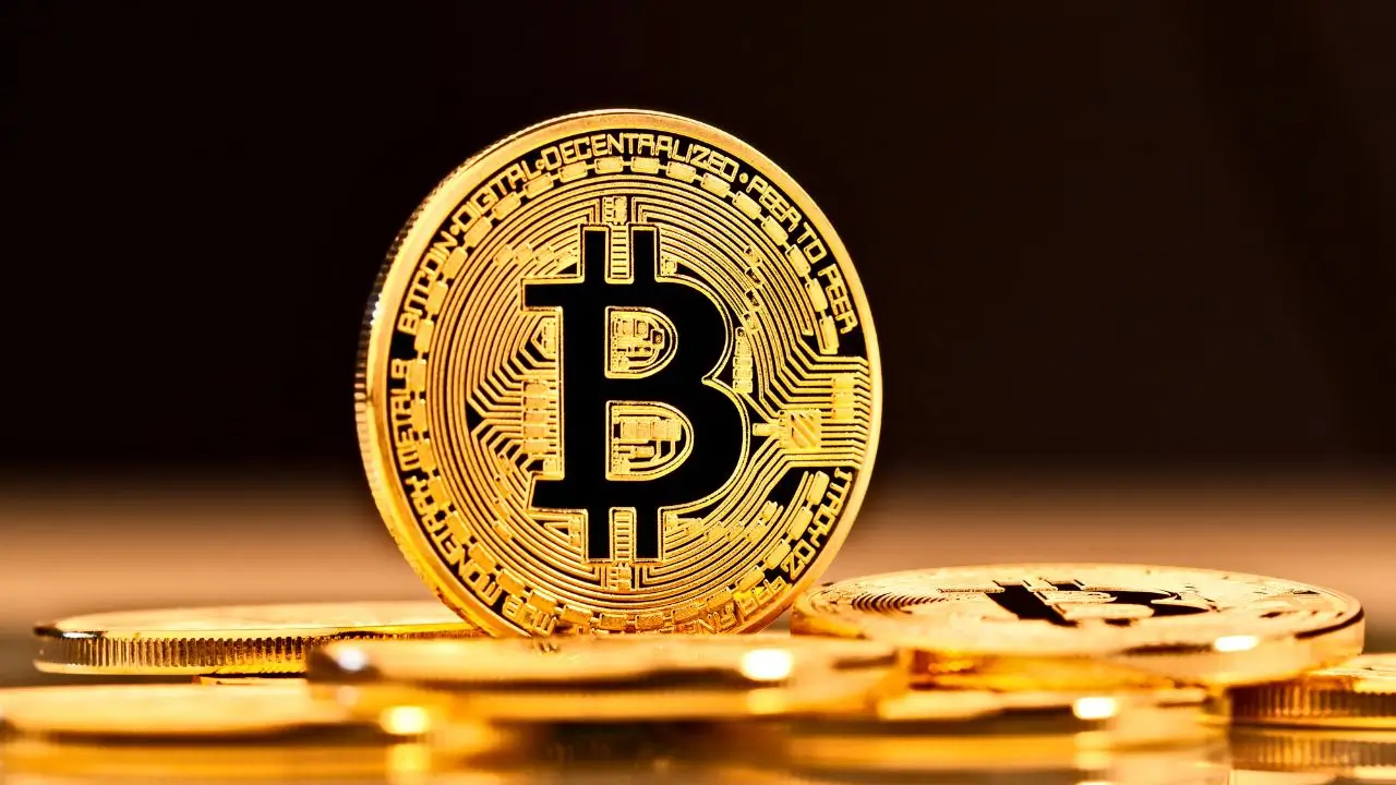 Bitcoin Edges Lower as Profit-Taking Tempers Record-Breaking Rally
