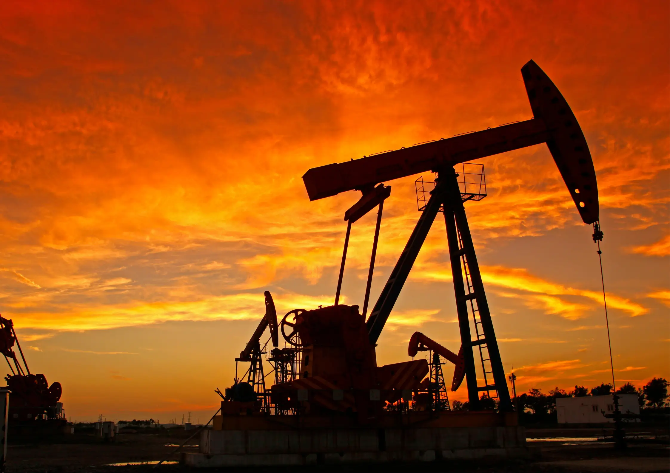 Giá dầu giảm mạnh nhất kể từ cuối tháng 6 khi thị trường lo ngại thuế quan và triển vọng kinh tế