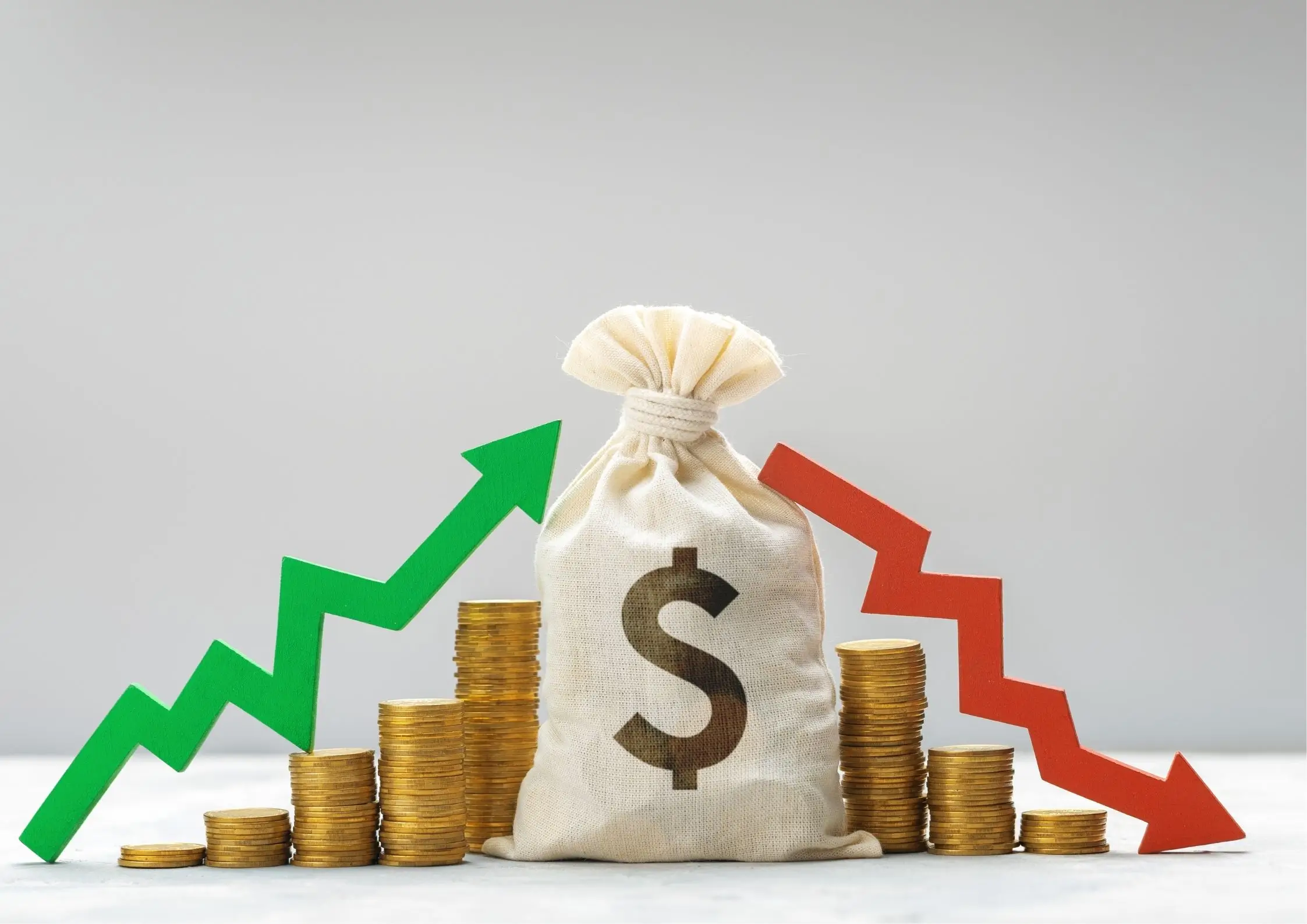 Global Gold Prices Dip Ahead of Key Fed Chair Speech