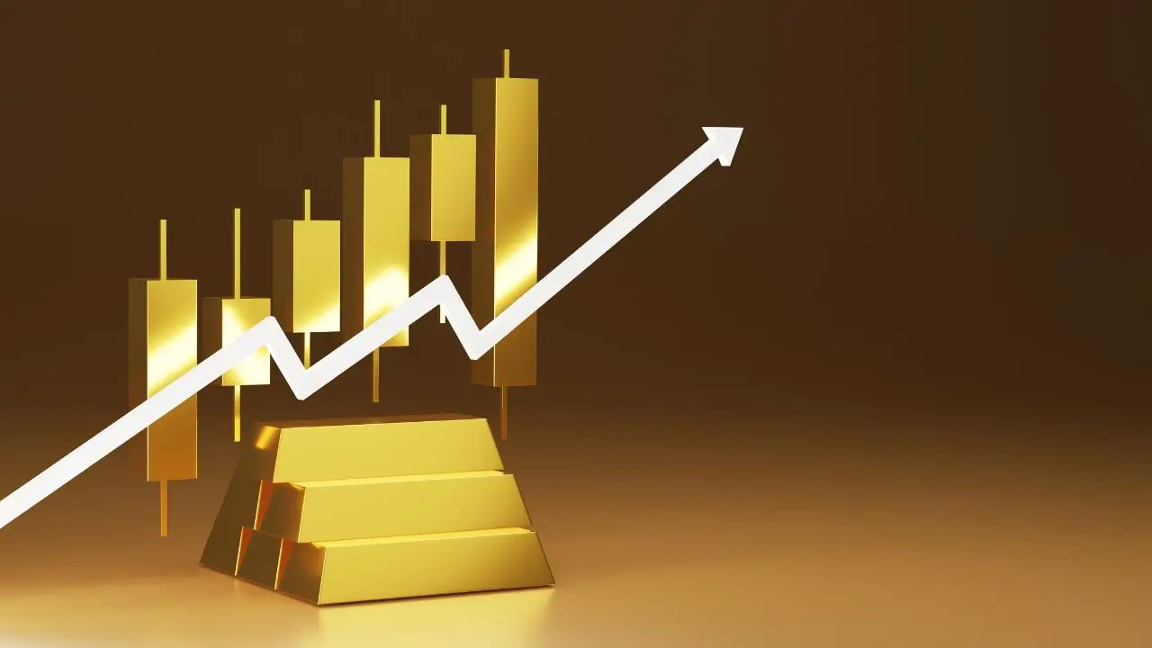 Gold Price Smashes Records: Is a Major 11% Correction Imminent?