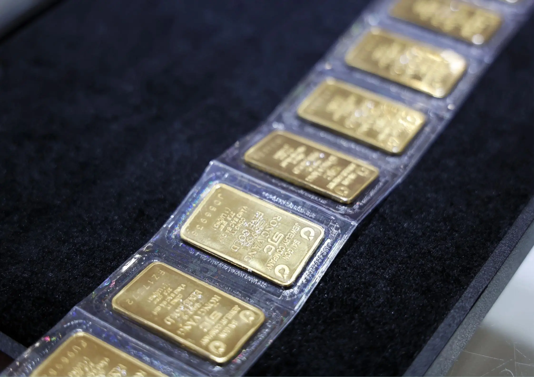 Vietnam Gold Market Update: Ring Gold Rises Slightly, SJC Price Remains Flat