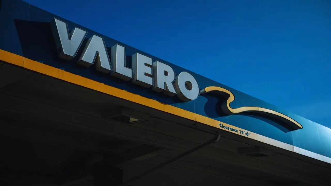 top-3-co-phieu-tra-co-tuc-hap-dan-duoc-chuyen-gia-pho-wall-khuyen-nghi-sau-khi-fed-cat-giam-lai-suat