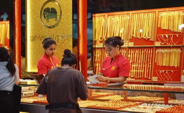 Trung Quốc tăng mua vàng kỷ lục - Chiến lược đối phó bất ổn toàn cầu