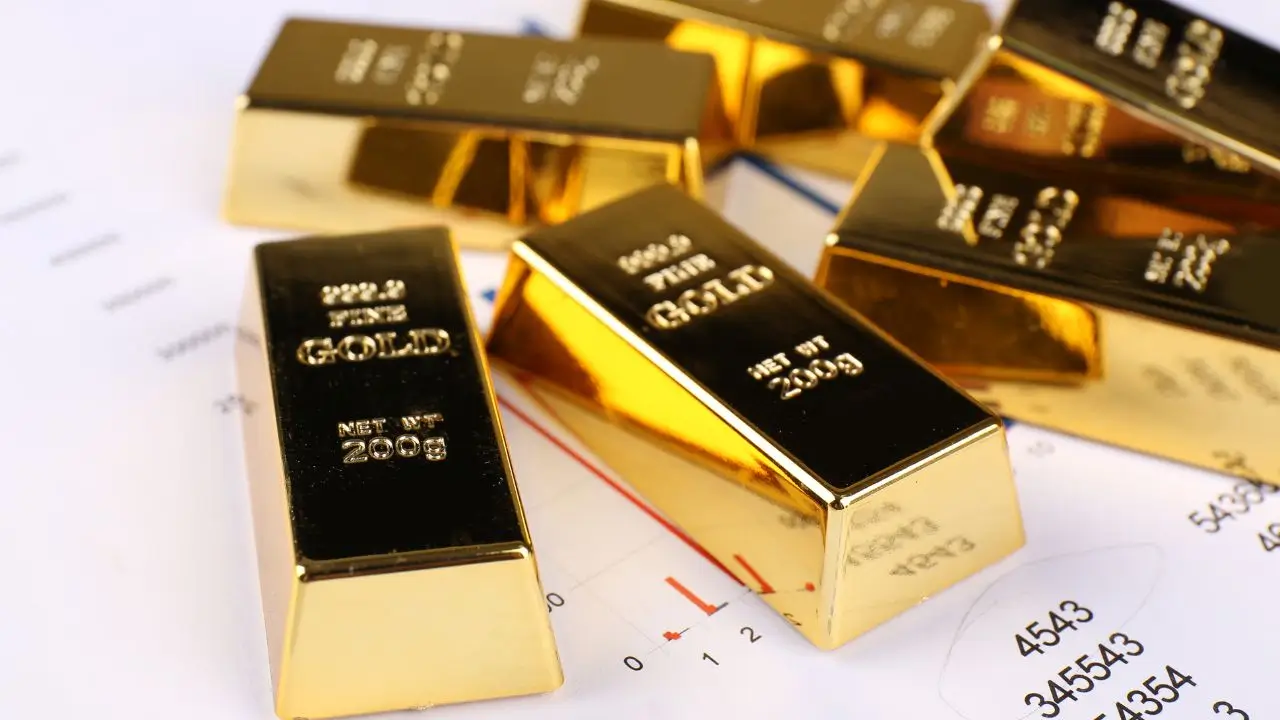 Gold Records Its Biggest Rally Since 2020: The “Parabolic” Surge and the Perfect Storm for Precious Metals