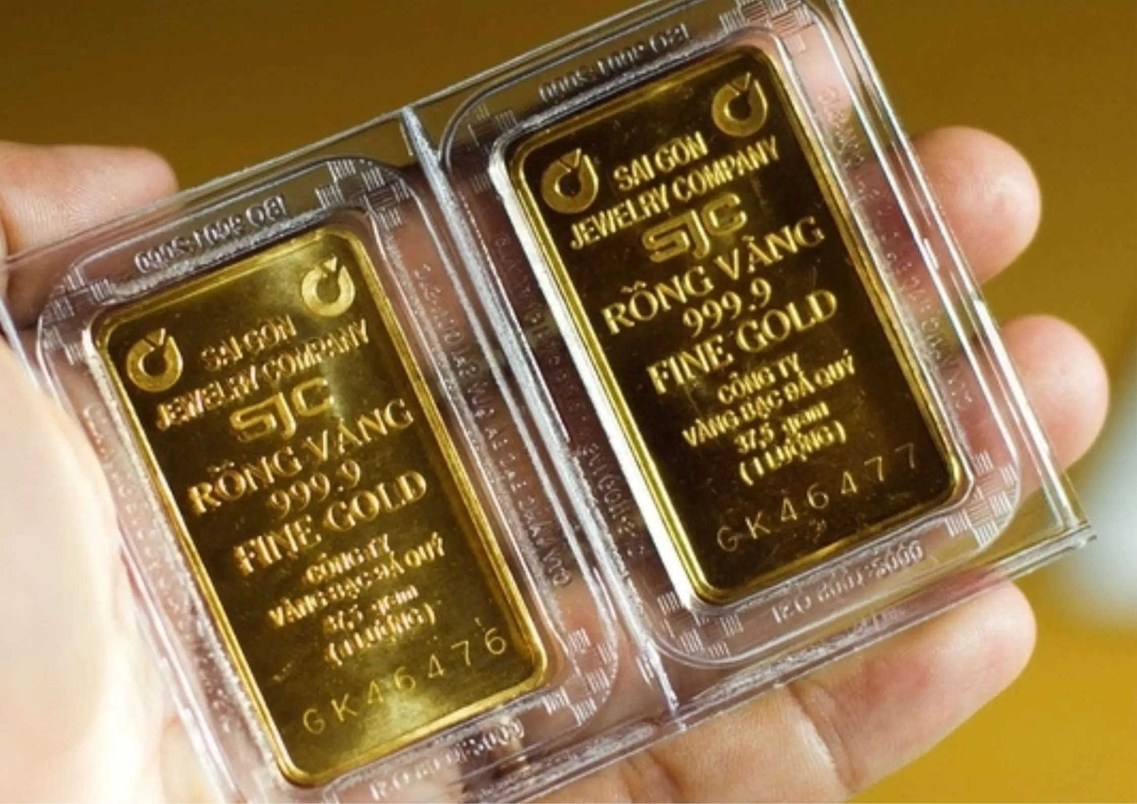 Vàng SJC đi ngang, tỷ giá trung tâm tiếp tục điều chỉnh tăng nhẹ