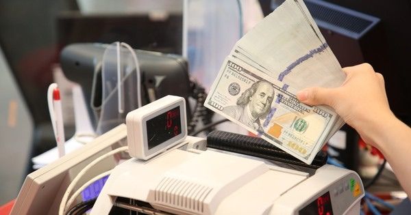 Giá USD chạm mốc 25.000 đồng.png