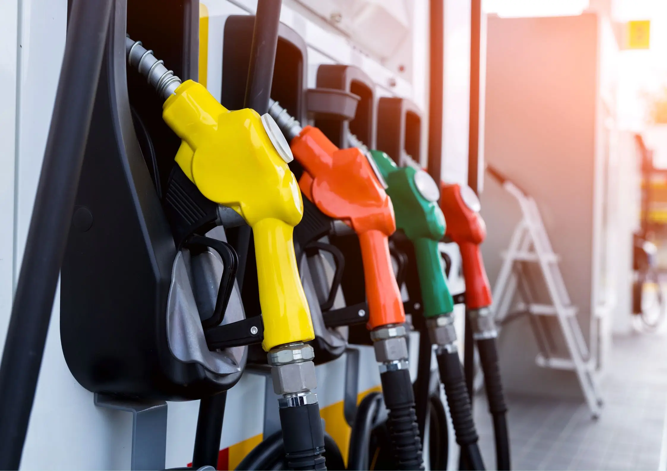 RON 95 Gasoline Tops VND 20,000 per Liter as Diesel Prices Continue to Fall